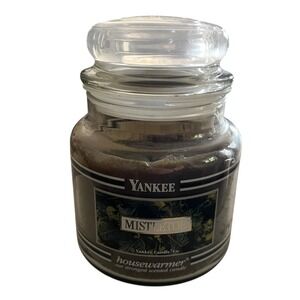 Yankee Candle Mistletoe Housewarmer Jar Candle Scented Room Fragrance Black Band